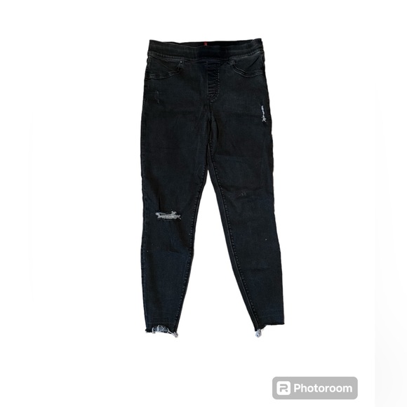 SPANX Pants - Spanx Black pull on jegging distressed